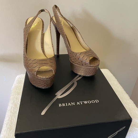 Brian Atwood Dark Natural 6 1/2 Peep toe excellent condition - Picture 2 of 4